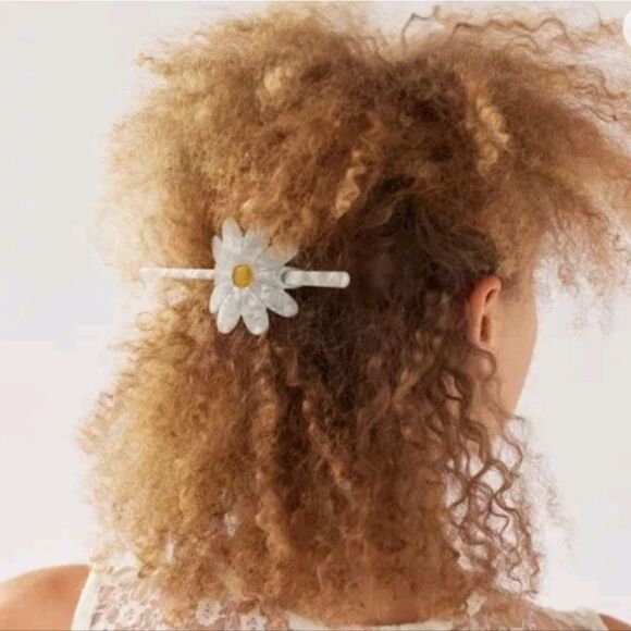 UO Set of 3 hair FUN CUTE accessories (claws, clips, pin) - Picture 2 of 9